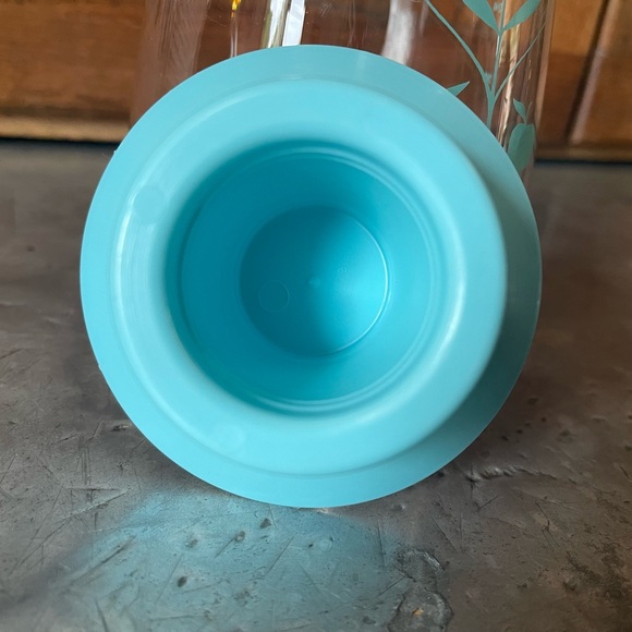 Vintage Pyrex Pitcher Carafe Turquoise Apple Tree Pattern Design - Picture 8 of 8